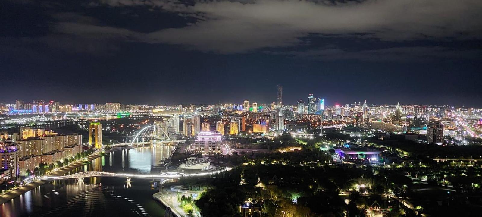 Апартаменты На Набережной С Панорамным Видом На 39 Этаже Astana Exterior photo
